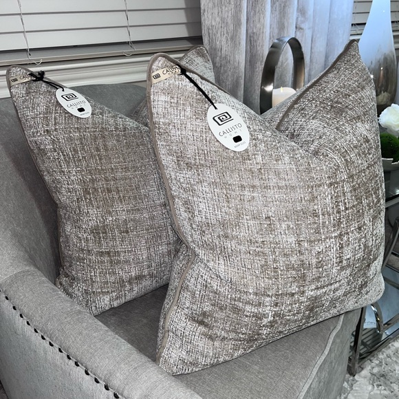 1-NWT CALLISTO HOME VELVET WEAVE DESIGN DECORATIVE THROW PILLOWS - Picture 11 of 17
